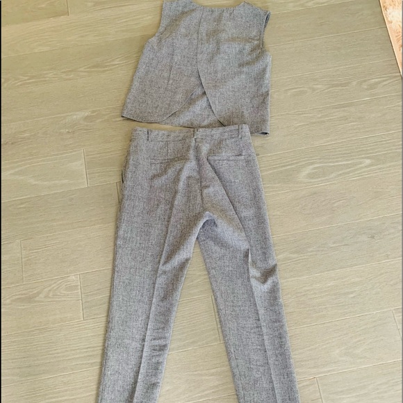 Set of top and bottom. - Picture 8 of 10